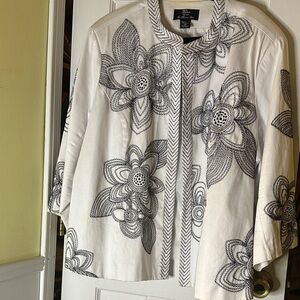 Elegant White and Black Floral Blazer